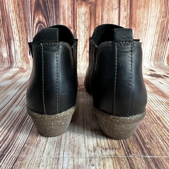 Clarks Artisan WILROSE JADE Size 9 Wide Black Leather Ankle Boots Bootie Shoes - Picture 4 of 9